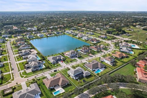 House in Davie, Florida 6 bedrooms, 449.28 sq.m. № 1991527 - photo 2