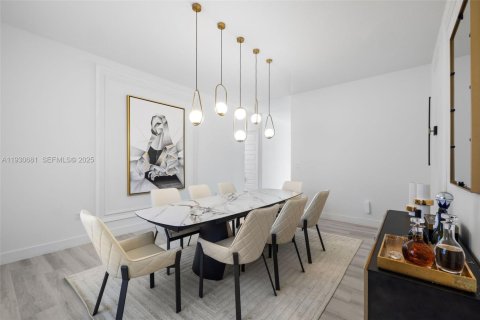 House in Davie, Florida 6 bedrooms, 449.28 sq.m. № 1991527 - photo 27