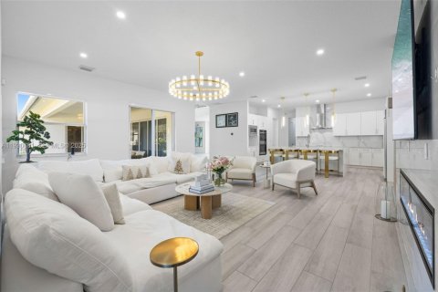 House in Davie, Florida 6 bedrooms, 449.28 sq.m. № 1991527 - photo 11