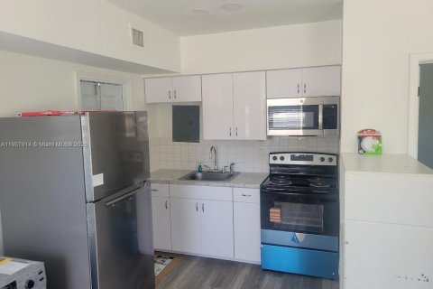 Immobilier commercial à vendre à Miami, Floride: 111.39 m2 № 1967713 - photo 7