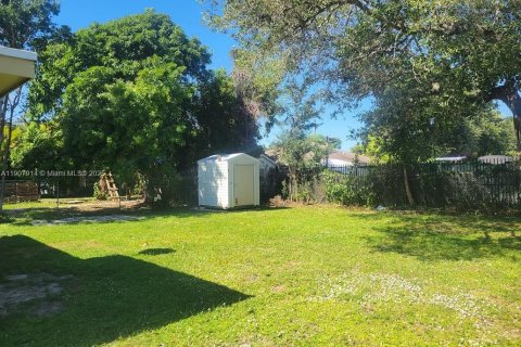 Immobilier commercial à vendre à Miami, Floride: 111.39 m2 № 1967713 - photo 10