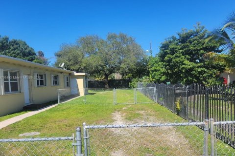 Immobilier commercial à vendre à Miami, Floride: 111.39 m2 № 1967713 - photo 3