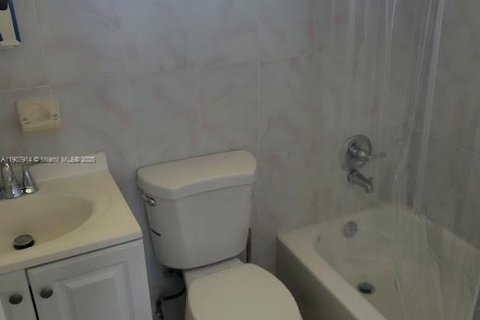 Immobilier commercial à vendre à Miami, Floride: 111.39 m2 № 1967713 - photo 12