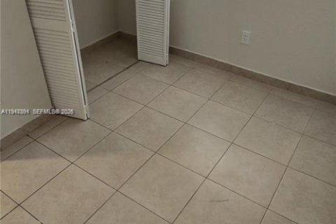 Снять в аренду квартиру в Катлер-Бей, Флорида 2 спальни, № 2004382 - фото 10