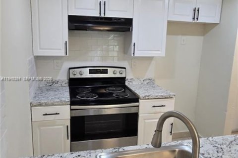 Снять в аренду квартиру в Катлер-Бей, Флорида 2 спальни, № 2004382 - фото 4