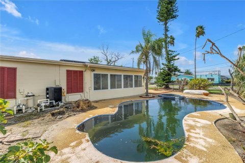 House in Madeira Beach, Florida 3 bedrooms, 140.75 sq.m. № 1826662 - photo 18