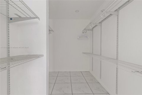 Copropriété à louer à Miami, Floride: 1 chambre, 71.07 m2 № 1970958 - photo 7