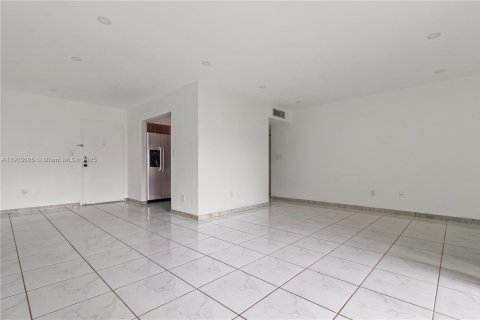 Copropriété à louer à Miami, Floride: 1 chambre, 71.07 m2 № 1970958 - photo 3