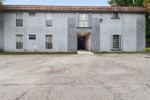 Copropriété à louer à Miami, Floride: 1 chambre, 71.07 m2 № 1970958 - photo 10