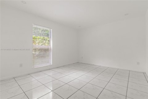 Copropriété à louer à Miami, Floride: 1 chambre, 71.07 m2 № 1970958 - photo 6
