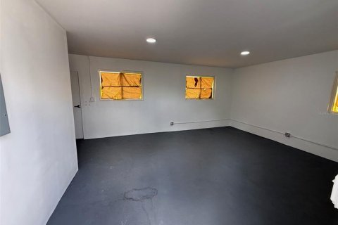 Immobilier commercial à louer à Opa-locka, Floride: 37.16 m2 № 2147397 - photo 4