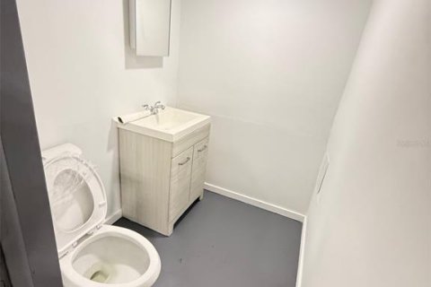 Immobilier commercial à louer à Opa-locka, Floride: 37.16 m2 № 2147397 - photo 3