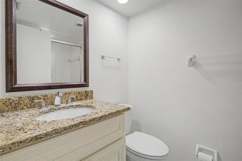 Condo in Dunedin, Florida, 2 bedrooms № 2349172 - photo 10