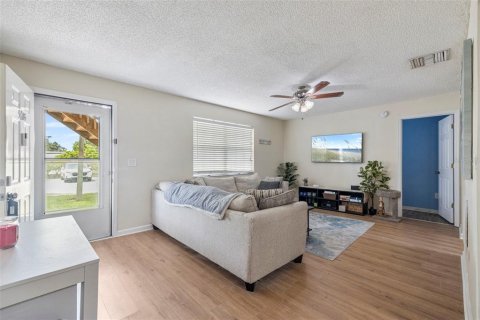 Copropriété à vendre à Pinellas Park, Floride: 1 chambre, 59.64 m2 № 1841730 - photo 3