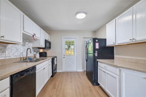 Copropriété à vendre à Pinellas Park, Floride: 1 chambre, 59.64 m2 № 1841730 - photo 4