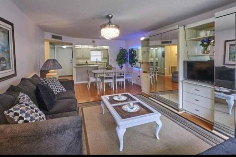 Condominio en alquiler en Saint Petersburg, Florida, 2 dormitorios, 103.59 m2 № 2156551 - foto 5
