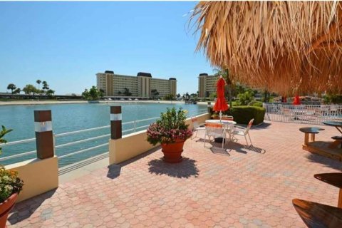 Condominio en alquiler en Saint Petersburg, Florida, 2 dormitorios, 103.59 m2 № 2156551 - foto 9