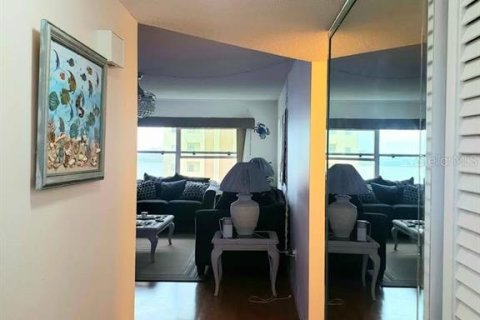 Condominio en alquiler en Saint Petersburg, Florida, 2 dormitorios, 103.59 m2 № 2156551 - foto 11