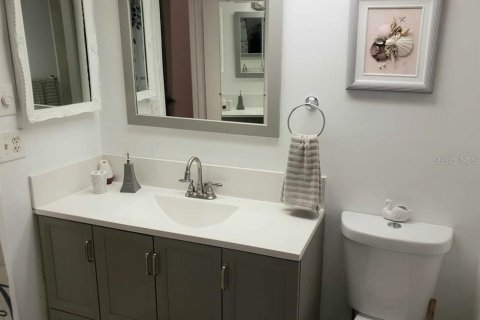 Condominio en alquiler en Saint Petersburg, Florida, 2 dormitorios, 103.59 m2 № 2156551 - foto 12
