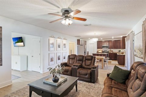 House in Wimauma, Florida 4 bedrooms, 284.28 sq.m. № 1553596 - photo 13