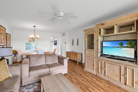 Condo in Margate, Florida, 2 bedrooms  № 2392651 - photo 9