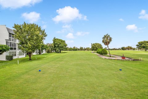 Condo in Margate, Florida, 2 bedrooms  № 2392651 - photo 25