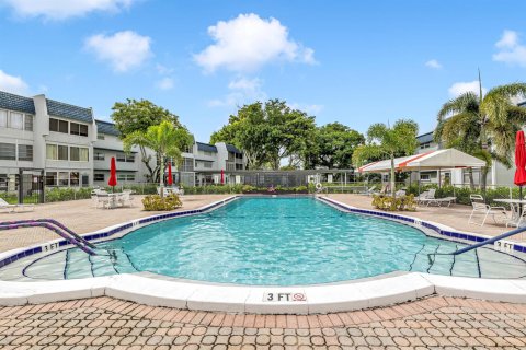 Condo in Margate, Florida, 2 bedrooms  № 2392651 - photo 26