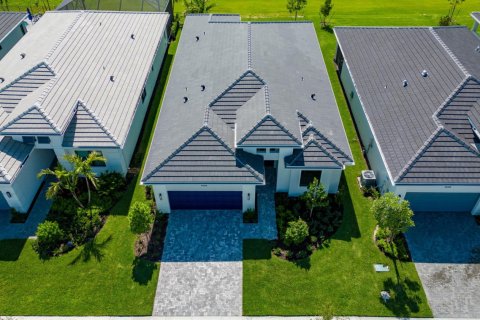 Снять в аренду виллу или дом в Уэстлейк, Флорида 3 спальни, 205.96м2, № 1216371 - фото 1