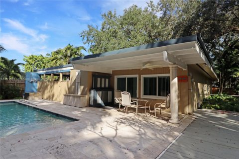 Casa en venta en Miami, Florida, 4 dormitorios, 197.32 m2 № 1972098 - foto 25