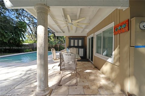 Casa en venta en Miami, Florida, 4 dormitorios, 197.32 m2 № 1972098 - foto 24