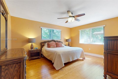 Casa en venta en Miami, Florida, 4 dormitorios, 197.32 m2 № 1972098 - foto 14