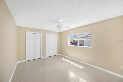 House in Spring Hill, Florida 2 bedrooms, 117.61 sq.m. № 2117111 - photo 26