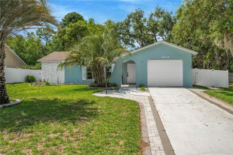 House in Spring Hill, Florida 2 bedrooms, 117.61 sq.m. № 2117111 - photo 3