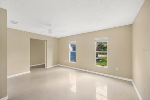 House in Spring Hill, Florida 2 bedrooms, 117.61 sq.m. № 2117111 - photo 29