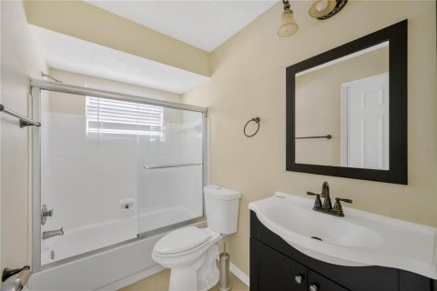 House in Spring Hill, Florida 2 bedrooms, 117.61 sq.m. № 2117111 - photo 21