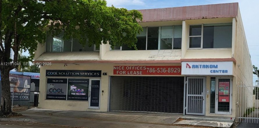 Commercial property in Miami, Florida № 2402392