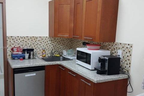 Commercial property in Miami, Florida № 2402392 - photo 7