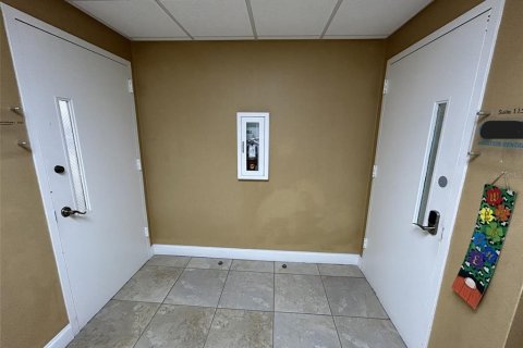 Immobilier commercial à louer à Holmes Beach, Floride: 91.79 m2 № 2166258 - photo 12