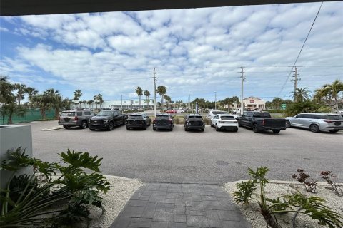 Immobilier commercial à louer à Holmes Beach, Floride: 91.79 m2 № 2166258 - photo 5
