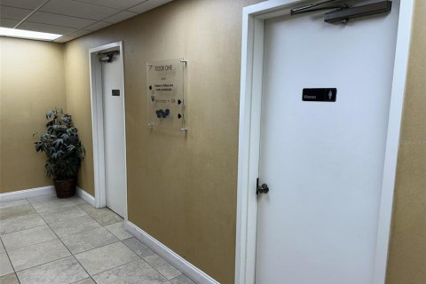 Immobilier commercial à louer à Holmes Beach, Floride: 91.79 m2 № 2166258 - photo 11