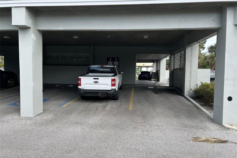 Immobilier commercial à louer à Holmes Beach, Floride: 91.79 m2 № 2166258 - photo 4