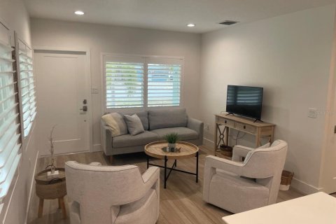 Apartamento en alquiler en Indian Rocks Beach, Florida, 2 dormitorios, 69.49 m2 № 2212872 - foto 7