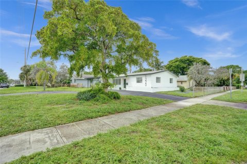Villa ou maison à louer à Pompano Beach, Floride: 4 chambres, 139.35 m2 № 2252195 - photo 15