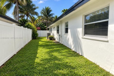 Villa ou maison à louer à Pompano Beach, Floride: 4 chambres, 139.35 m2 № 2252195 - photo 22