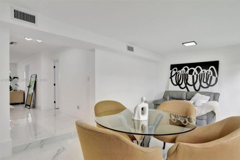 Villa ou maison à louer à Pompano Beach, Floride: 4 chambres, 139.35 m2 № 2252195 - photo 8