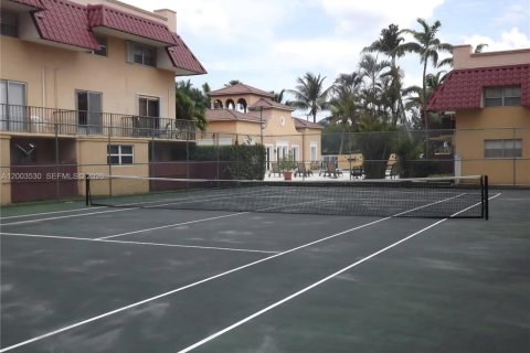 Townhouse in Pinecrest, Florida 2 bedrooms, 83.61 sq.m. № 2068182 - photo 8