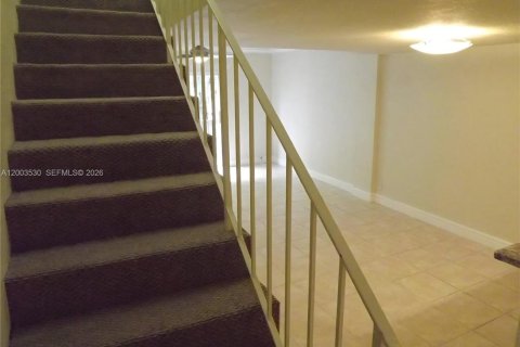 Townhouse in Pinecrest, Florida 2 bedrooms, 83.61 sq.m. № 2068182 - photo 14