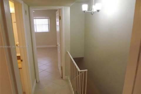 Townhouse in Pinecrest, Florida 2 bedrooms, 83.61 sq.m. № 2068182 - photo 19