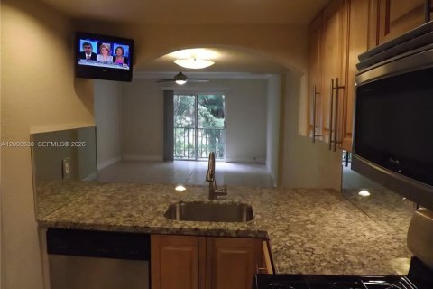 Townhouse in Pinecrest, Florida 2 bedrooms, 83.61 sq.m. № 2068182 - photo 3