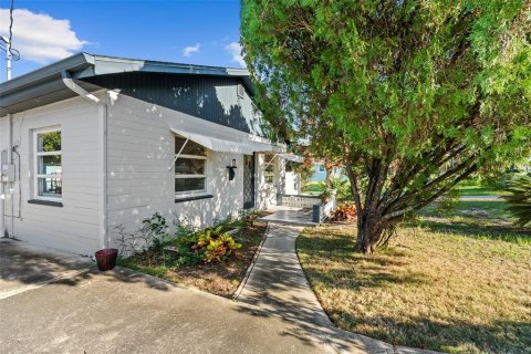 Villa ou maison à vendre à Ormond Beach, Floride: 2 chambres, 140.1 m2 № 2421713 - photo 10